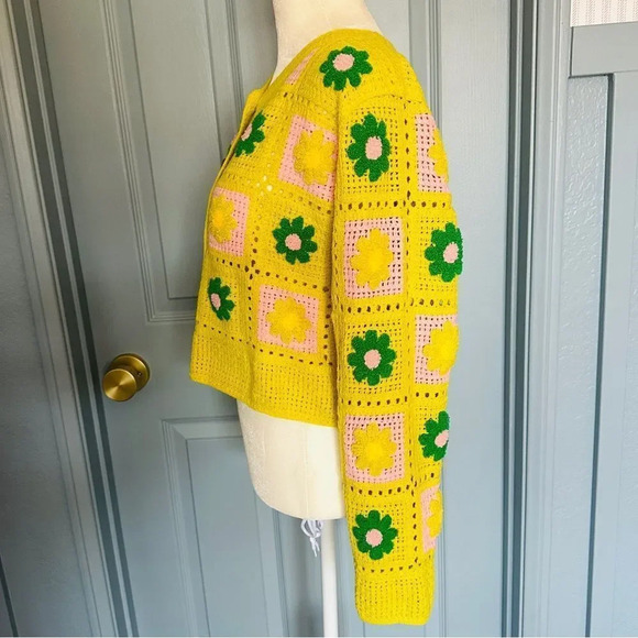 New Shop Talulah Crochet Knit Cropped Daisy Sweater - Picture 8 of 10